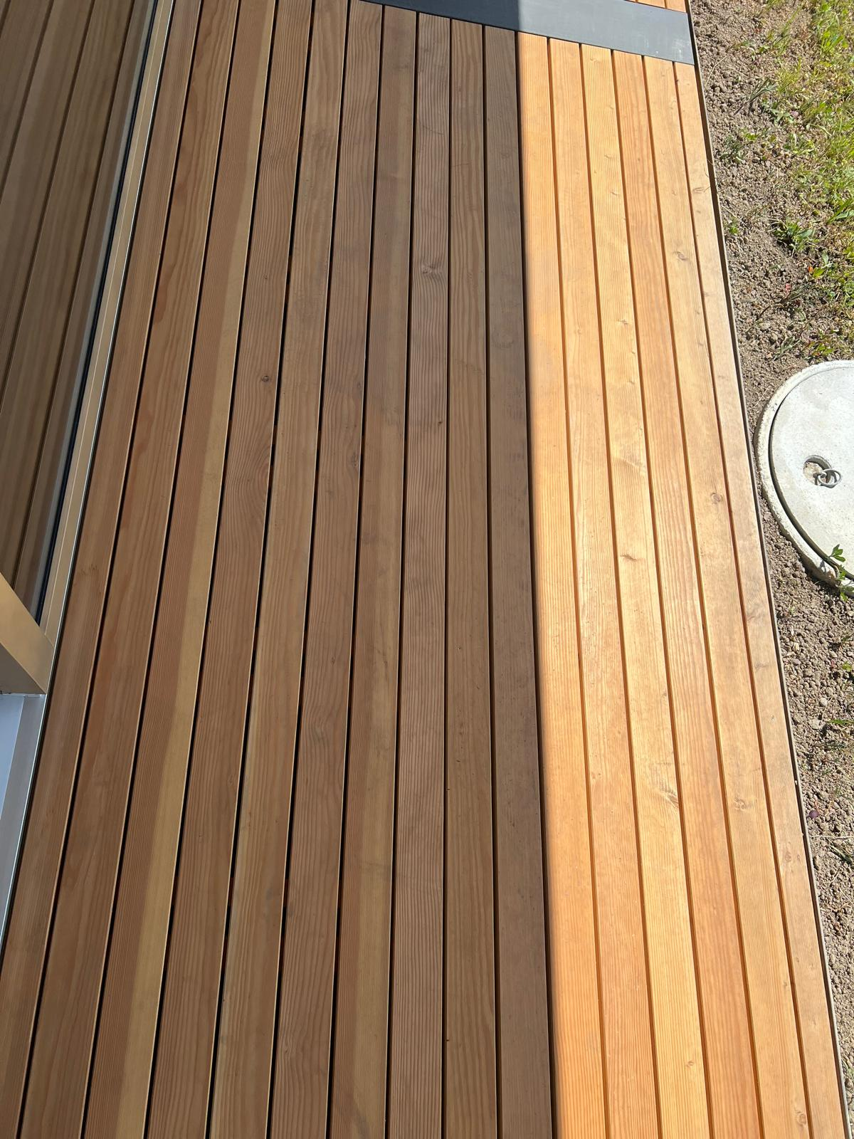 Holzterrasse nach der Reinigung