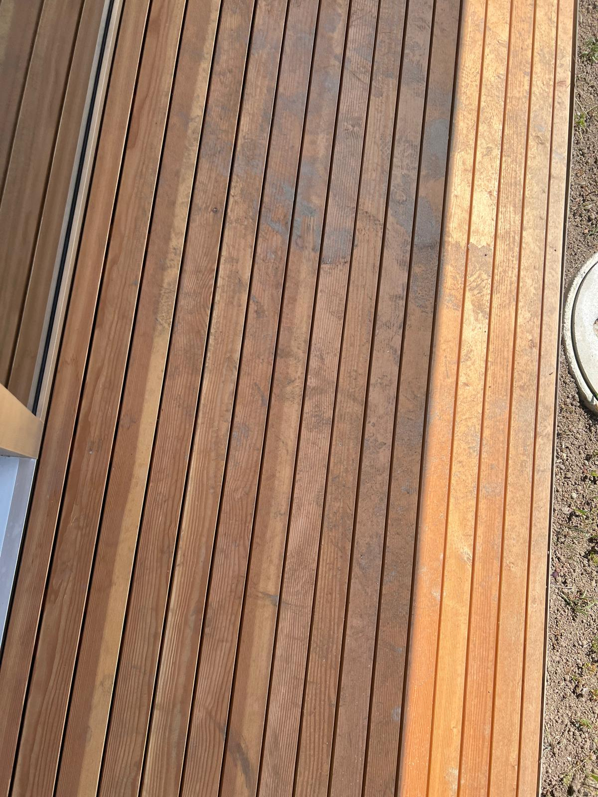 Holzterrasse vor der Reinigung
