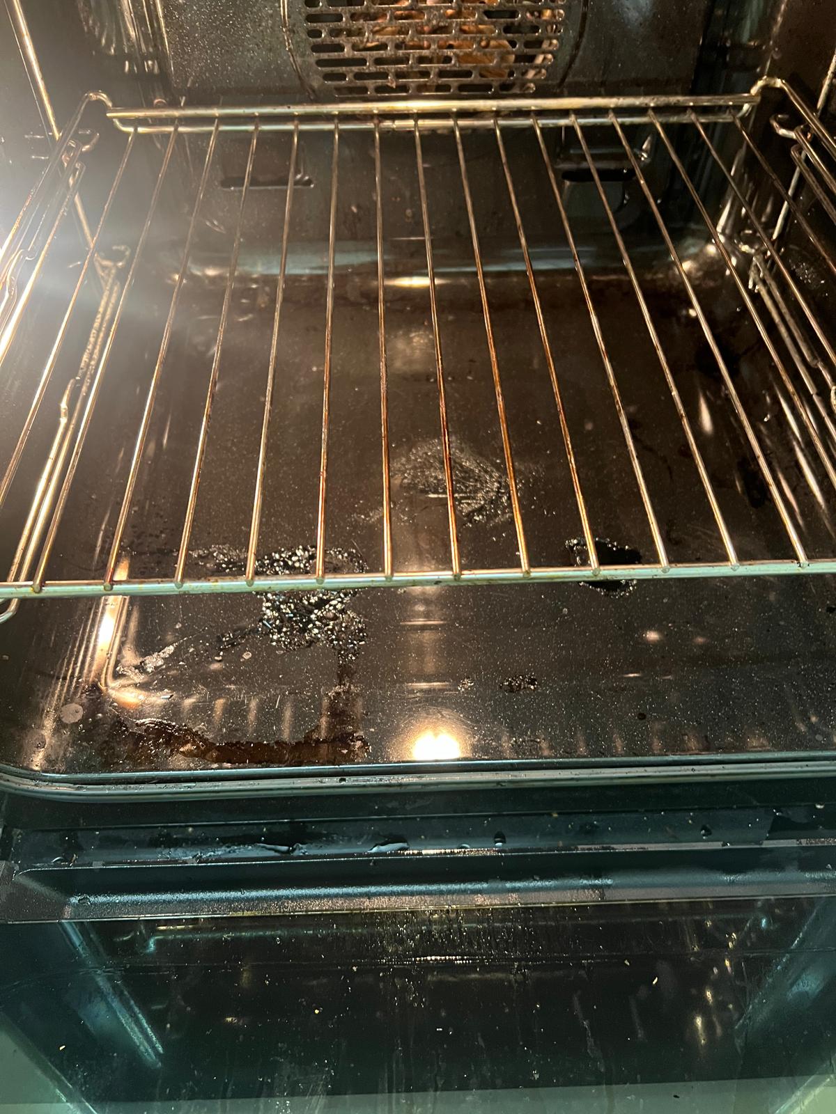 Backofen & Gitter vor der Reinigung