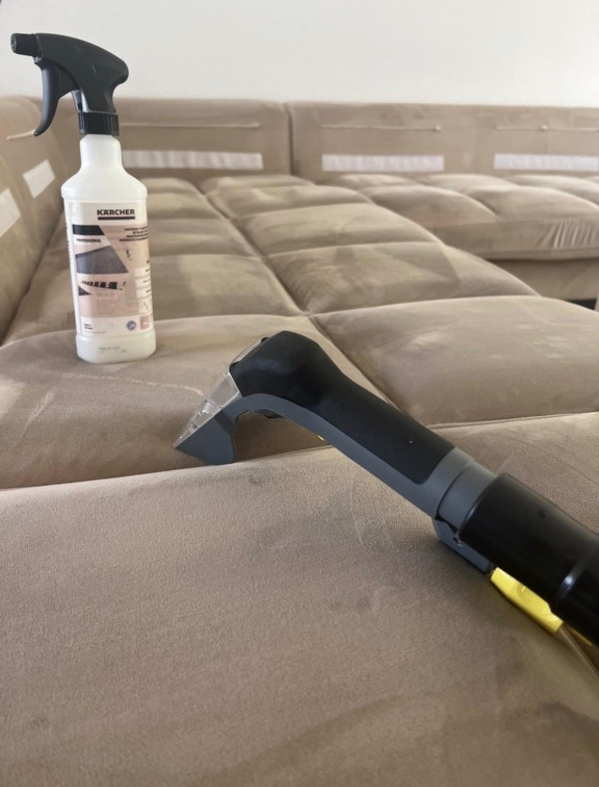 Polsterreinigung eines Sofas durch Brilliant Klar